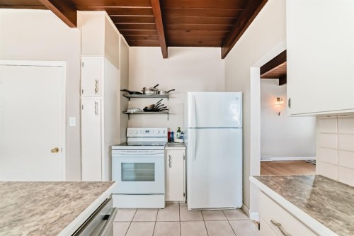 19 Meadowview Road Sw, Calgary, AB - Indoor Photo Showing Kitchen