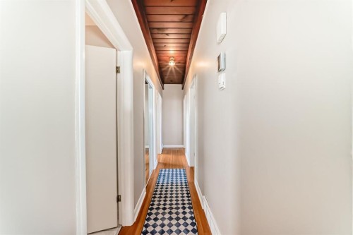 19 Meadowview Road Sw, Calgary, AB - Indoor Photo Showing Other Room