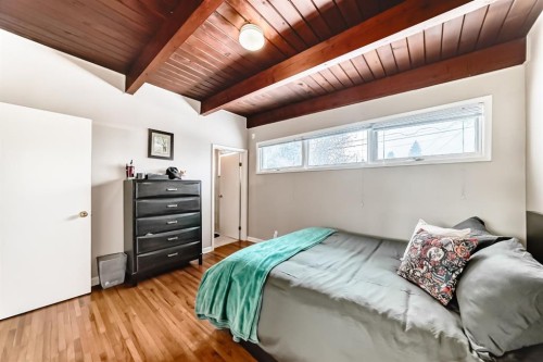 19 Meadowview Road Sw, Calgary, AB - Indoor Photo Showing Bedroom