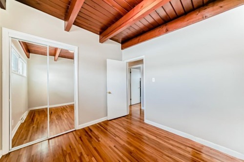 19 Meadowview Road Sw, Calgary, AB - Indoor Photo Showing Other Room