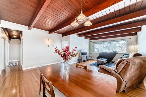 19 Meadowview Road Sw, Calgary, AB - Indoor Photo Showing Other Room