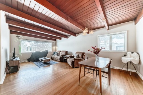 19 Meadowview Road Sw, Calgary, AB - Indoor