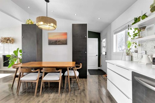 4115 Bowlen Street Nw, Calgary, AB - Indoor Photo Showing Dining Room