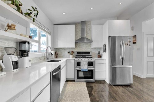 4115 Bowlen Street Nw, Calgary, AB - Indoor Photo Showing Kitchen With Stainless Steel Kitchen With Upgraded Kitchen