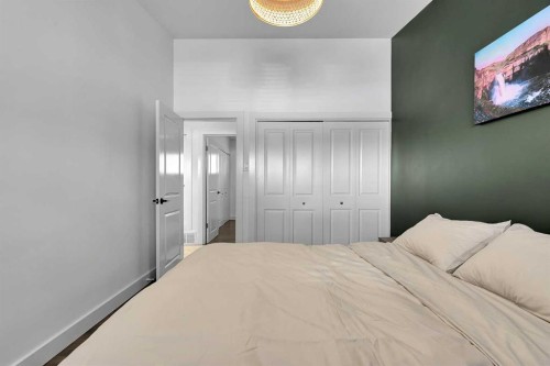 4115 Bowlen Street Nw, Calgary, AB - Indoor Photo Showing Bedroom
