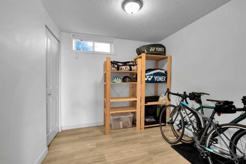 4115 Bowlen Street Nw, Calgary, AB - Indoor Photo Showing Other Room