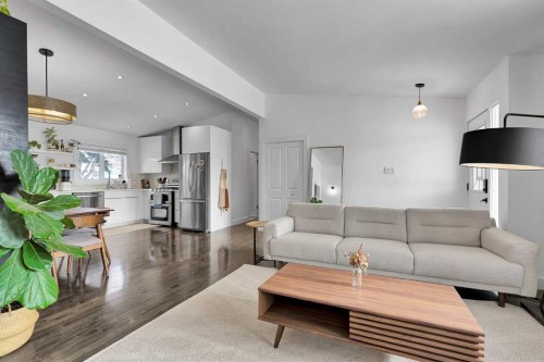 4115 Bowlen Street Nw, Calgary, AB - Indoor Photo Showing Living Room