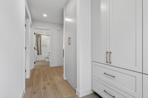 10619 Mapleglen Crescent Se, Calgary, AB - Indoor Photo Showing Other Room