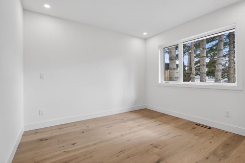 10619 Mapleglen Crescent Se, Calgary, AB - Indoor Photo Showing Other Room