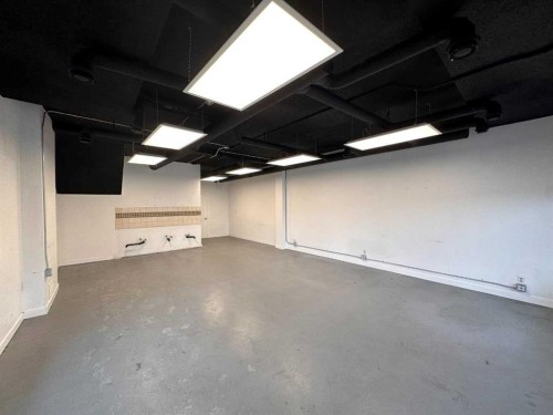 2101 Edmonton Trail, Calgary, AB 