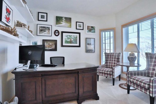 92 Sherwood Rise Nw, Calgary, AB - Indoor