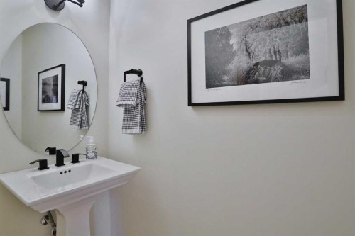 92 Sherwood Rise Nw, Calgary, AB - Indoor Photo Showing Bathroom