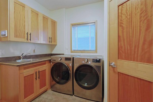 92 Sherwood Rise Nw, Calgary, AB - Indoor Photo Showing Laundry Room