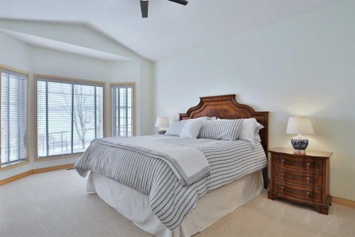 92 Sherwood Rise Nw, Calgary, AB - Indoor Photo Showing Bedroom