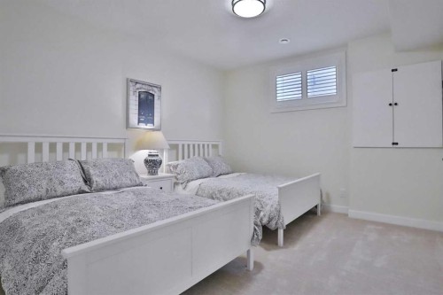 92 Sherwood Rise Nw, Calgary, AB - Indoor Photo Showing Bedroom