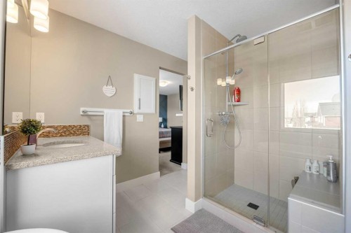 490 Mahogany Manor Se, Calgary, AB - Indoor Photo Showing Bathroom