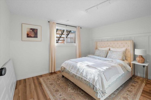 2023 35 Avenue Sw, Calgary, AB - Indoor Photo Showing Bedroom