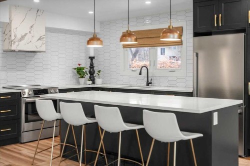 2023 35 Avenue Sw, Calgary, AB - Indoor