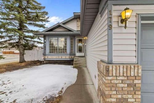 179 Sunlake Way Se, Calgary, AB - Outdoor