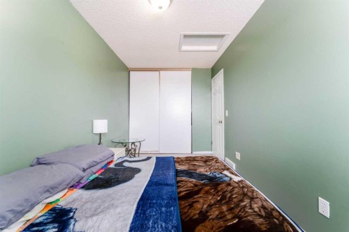 31 Coventry Lane Ne, Calgary, AB - Indoor Photo Showing Bedroom