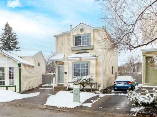 31 Coventry Lane Ne, Calgary, AB - Outdoor