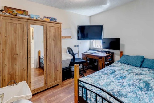 4007 Centre A Street Ne, Calgary, AB - Indoor Photo Showing Bedroom