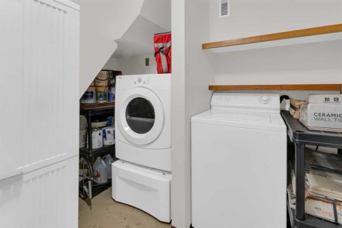 4007 Centre A Street Ne, Calgary, AB - Indoor Photo Showing Laundry Room