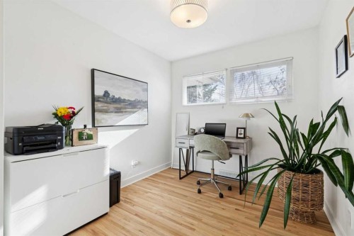 407 Arlington Drive Se, Calgary, AB - Indoor