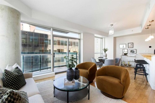 505-836 15 Avenue Sw, Calgary, AB - Indoor Photo Showing Living Room