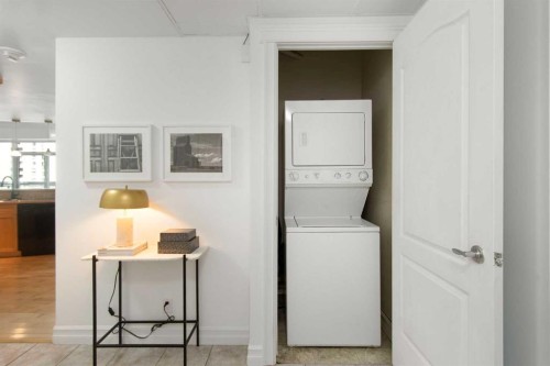 505-836 15 Avenue Sw, Calgary, AB - Indoor Photo Showing Laundry Room