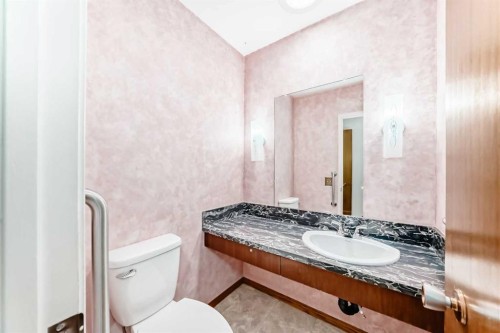 5116 33 Street Nw, Calgary, AB - Indoor Photo Showing Bathroom