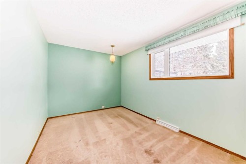 5116 33 Street Nw, Calgary, AB - Indoor Photo Showing Other Room