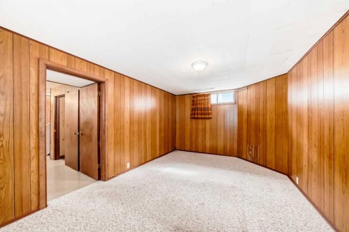 5116 33 Street Nw, Calgary, AB - Indoor Photo Showing Other Room