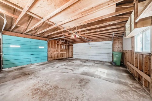 5116 33 Street Nw, Calgary, AB - Indoor Photo Showing Garage