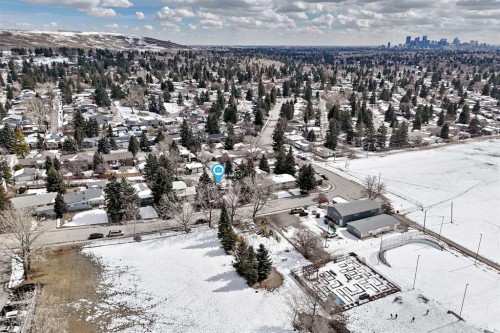5116 33 Street Nw, Calgary, AB - Outdoor With View