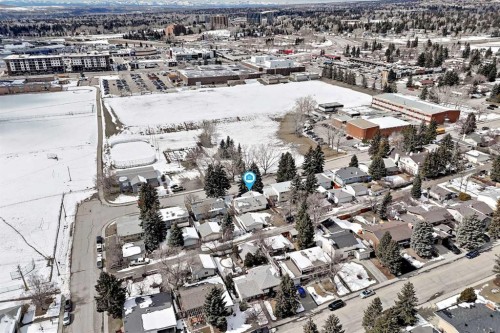 5116 33 Street Nw, Calgary, AB - Outdoor With View