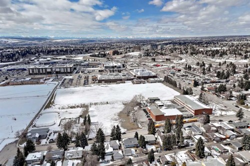 5116 33 Street Nw, Calgary, AB - Outdoor With View