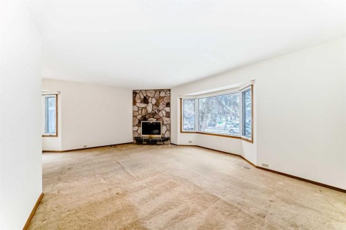 5116 33 Street Nw, Calgary, AB - Indoor