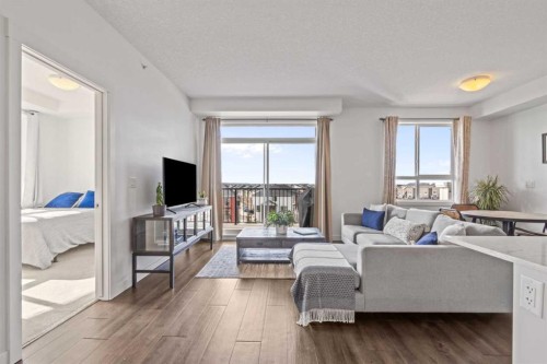 404-10 Walgrove Se, Calgary, AB - Indoor Photo Showing Living Room