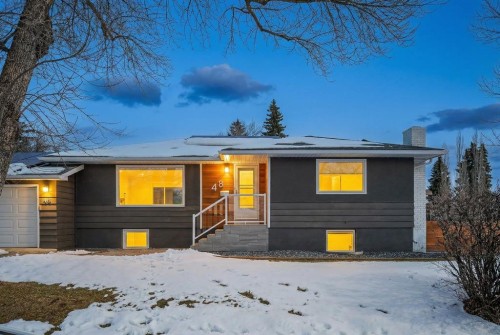 48 Carnarvon Way Nw, Calgary, AB - Outdoor