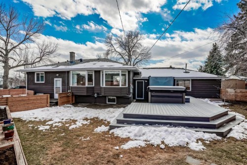 48 Carnarvon Way Nw, Calgary, AB - Outdoor