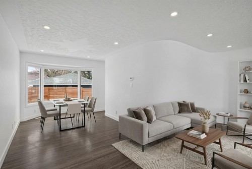 48 Carnarvon Way Nw, Calgary, AB - Indoor Photo Showing Living Room