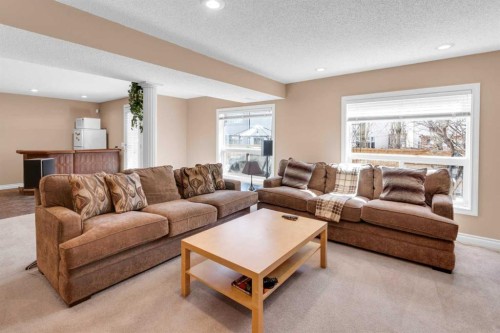 135 Citadel Estates Place Nw, Calgary, AB - Indoor Photo Showing Living Room