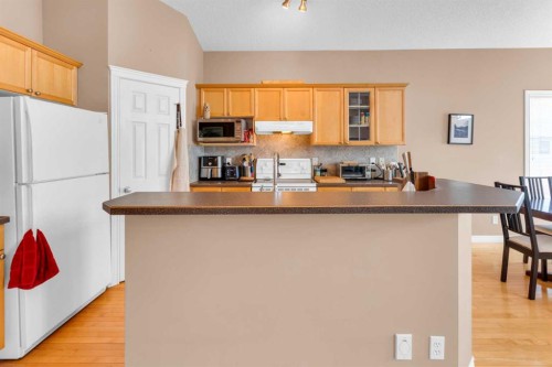 135 Citadel Estates Place Nw, Calgary, AB - Indoor Photo Showing Kitchen