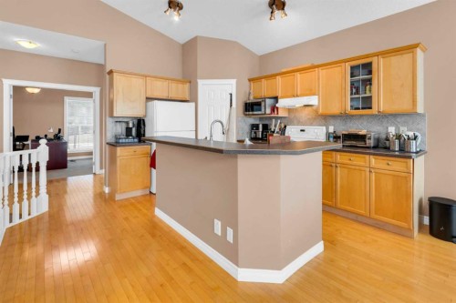 135 Citadel Estates Place Nw, Calgary, AB - Indoor Photo Showing Kitchen