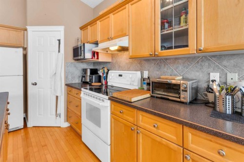 135 Citadel Estates Place Nw, Calgary, AB - Indoor Photo Showing Kitchen