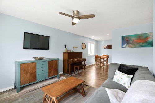 264 Midridge Crescent Se, Calgary, AB - Indoor Photo Showing Living Room