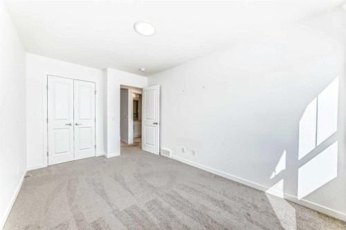 64 Masters Row Se, Calgary, AB - Indoor Photo Showing Other Room
