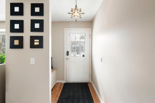 89 Bermuda Lane Nw, Calgary, AB - Indoor Photo Showing Other Room