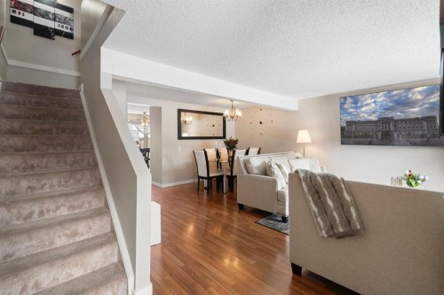 89 Bermuda Lane Nw, Calgary, AB - Indoor Photo Showing Other Room